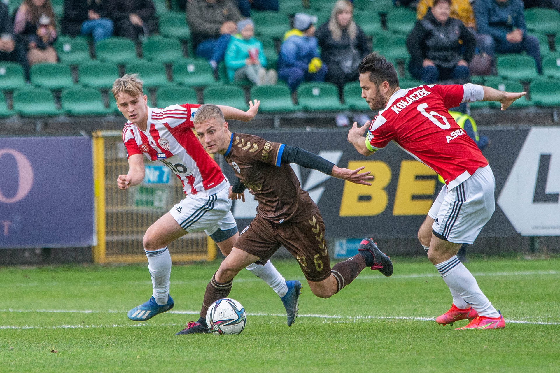 Cracovia ukarana za stadionową zadymę podczas spotkania z Pogonią Szczecin