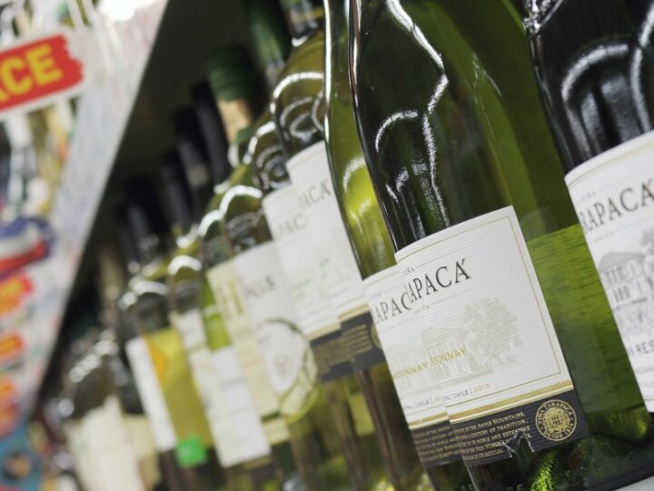 Wzrasta liczba cofanych pozwoleń na sprzedaż alkoholu w Krakowie