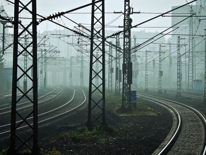 Awaria torowiska na rondzie Grzegórzeckim wpływa na tramwajowy ruch miejski