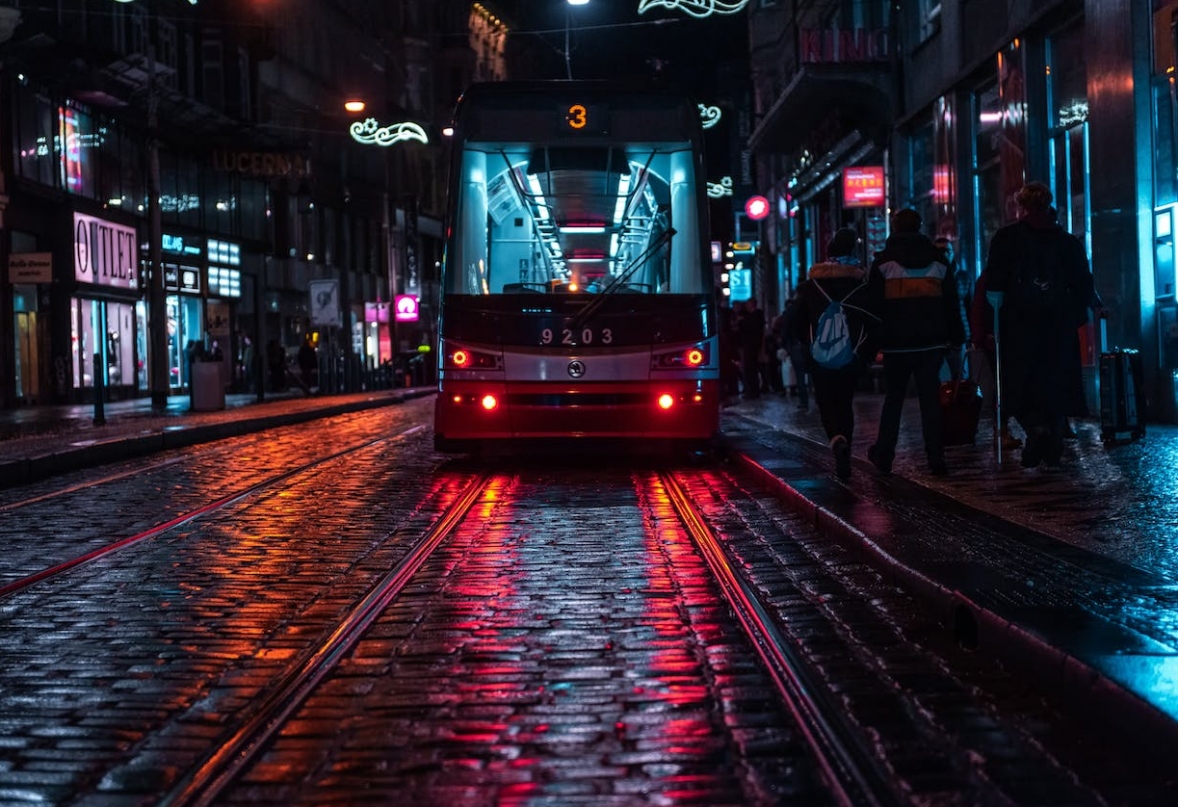 Nowe harmonogramy tramwajów i autobusów na zimowy okres ferii