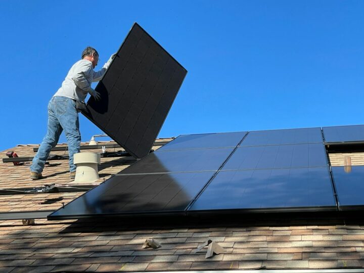 Przyszłość jest teraz: dlaczego warto inwestować w panele słoneczne?