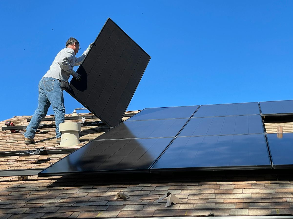 Przyszłość jest teraz: dlaczego warto inwestować w panele słoneczne?