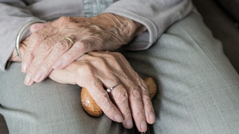 Wielkie oszustwo w Krakowie – seniorka straciła 89 tysięcy złotych