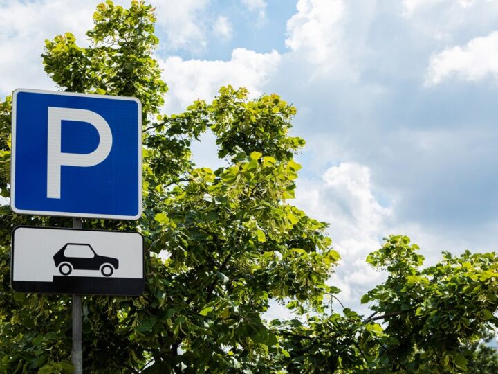 Kraków podnosi ceny parkowania: Przyjezdni zapłacą nawet 11 zł za godzinę!