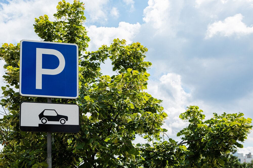 Kraków podnosi ceny parkowania: Przyjezdni zapłacą nawet 11 zł za godzinę!