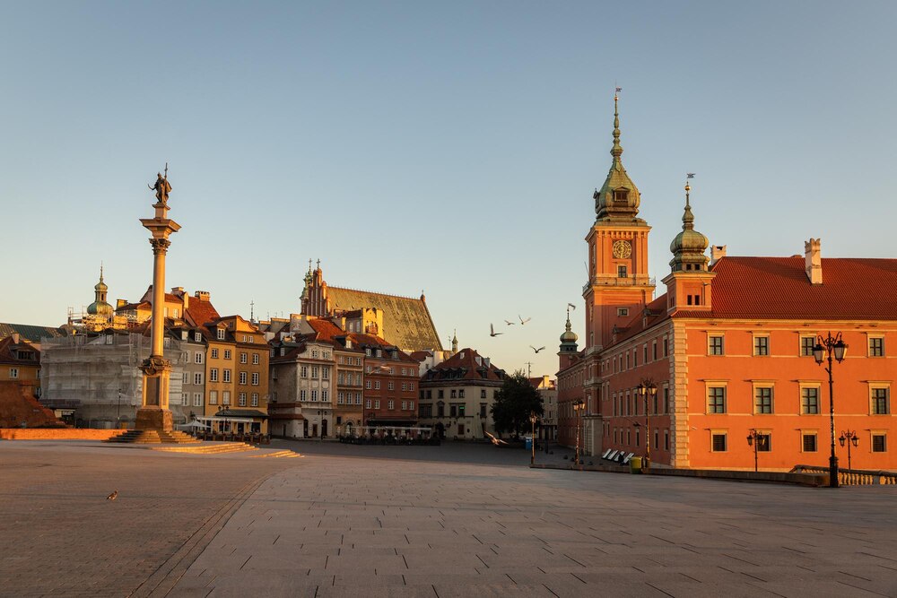 Kraków w Biało-Czerwonych Barwach: Nowe Zasady Dekoracji Miasta na Święto Wojska Polskiego
