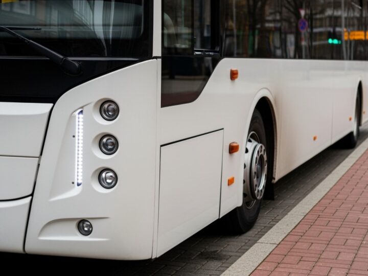 Kraków: Pięć osób rannych w wyniku nagłego hamowania autobusu, dwie w szpitalu