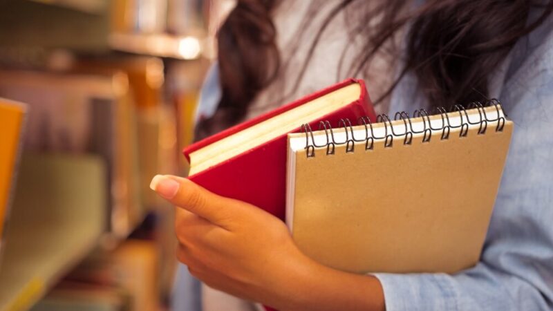 Mietniów świętuje Pasowanie na Ucznia: emocje, radość i nowe wyzwania!