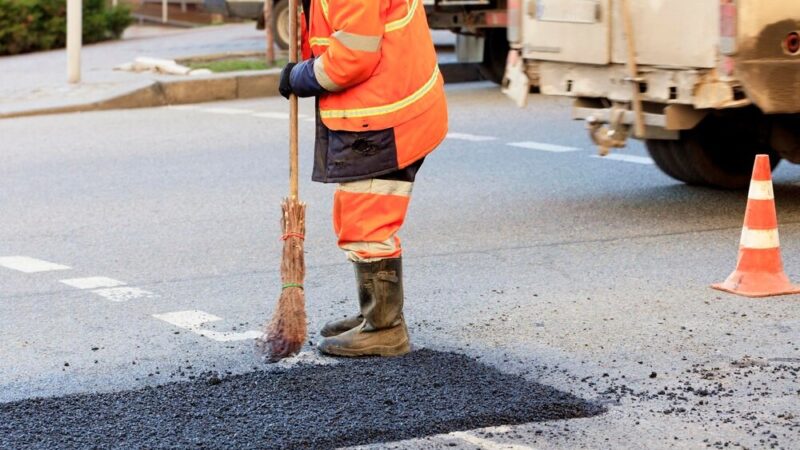 Nocne Asfaltowanie na Centralnej: Zmiany w Ruchu w Krakowie!