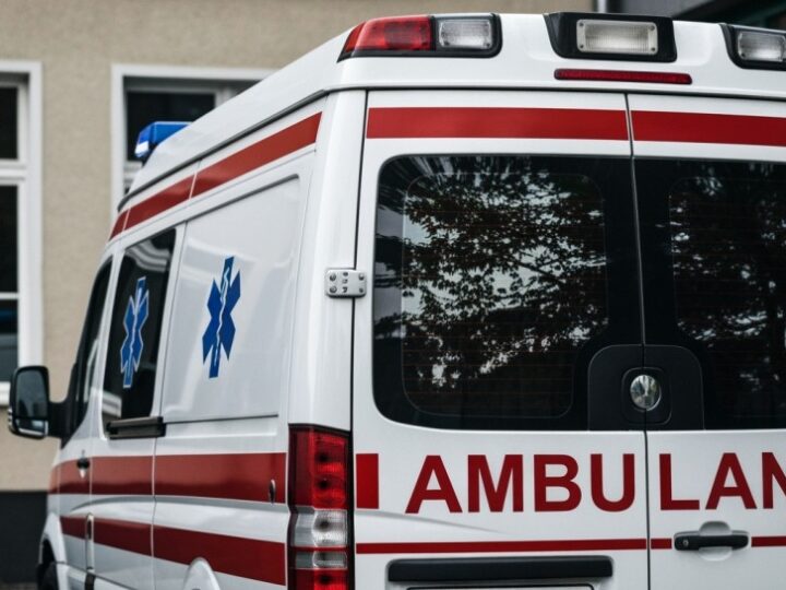 Kraków w akcji: Służby ratunkowe symulują wypadek szkolnej wycieczki dla lepszego bezpieczeństwa