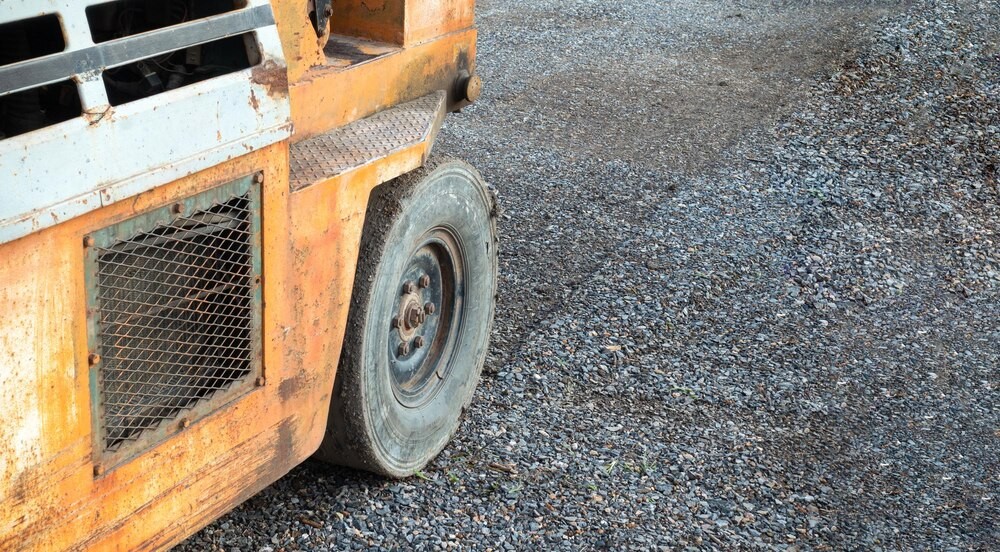 Zmiany w kursach linii J1 z powodu zamknięcia drogi powiatowej nr 2030K 31 października 2025 r.