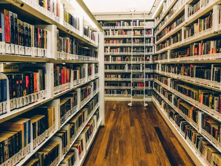 Zielony kolor literatury: Odkryj jego tajemnice na desantowym spotkaniu w Krakowie!