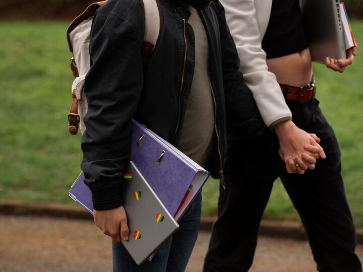 Młodzież poznaje tajniki pracy policjanta w Krakowie