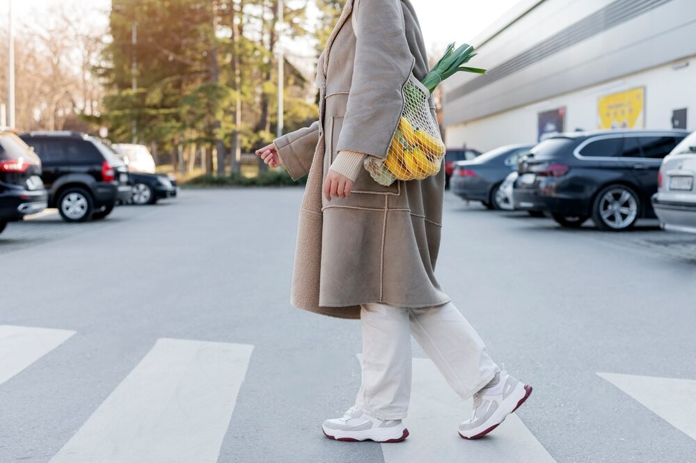 Bezpieczni seniorzy: Policjanci uczą, jak unikać oszustw