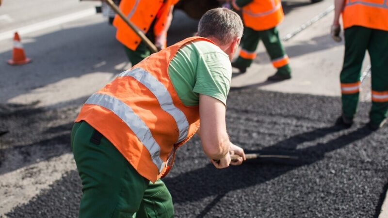 Nowe utrudnienia na ul. Dobrego Pasterza: Budowa tramwaju zmienia ruch w Krakowie
