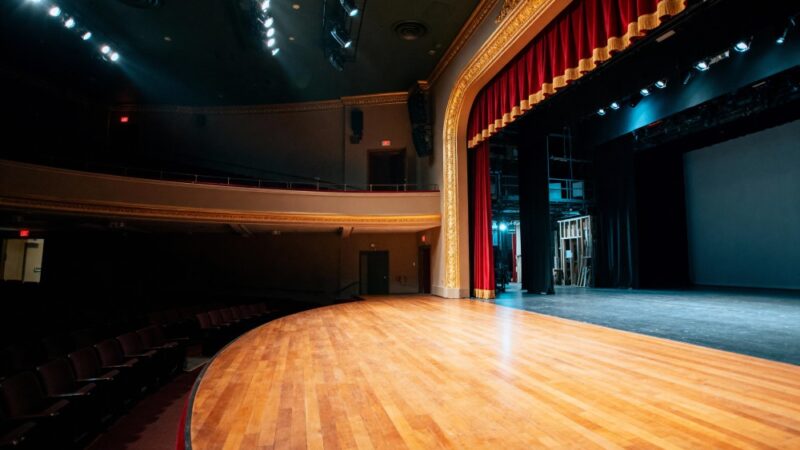 Nie przegap: „Imię” – komedia, która rozbawi i skłoni do refleksji!