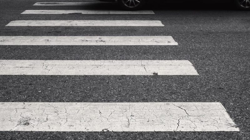 Nowe przejście dla pieszych w Krakowie: Ułatwienia na placu Bohaterów Getta!