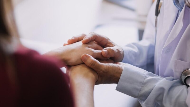 Bezpieczne Powroty: Policjant Uczy Młodych Muzyków o Zimowej Ochronie