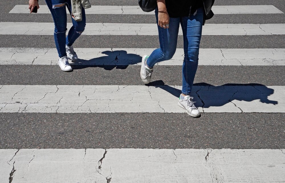 Tragedia na drodze: pieszy nie żyje po zderzeniu z samochodem