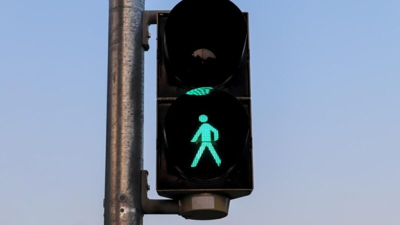 Empatia w akcji: Ukraińska obywatelka ratuje zagubionego seniora w Oświęcimiu