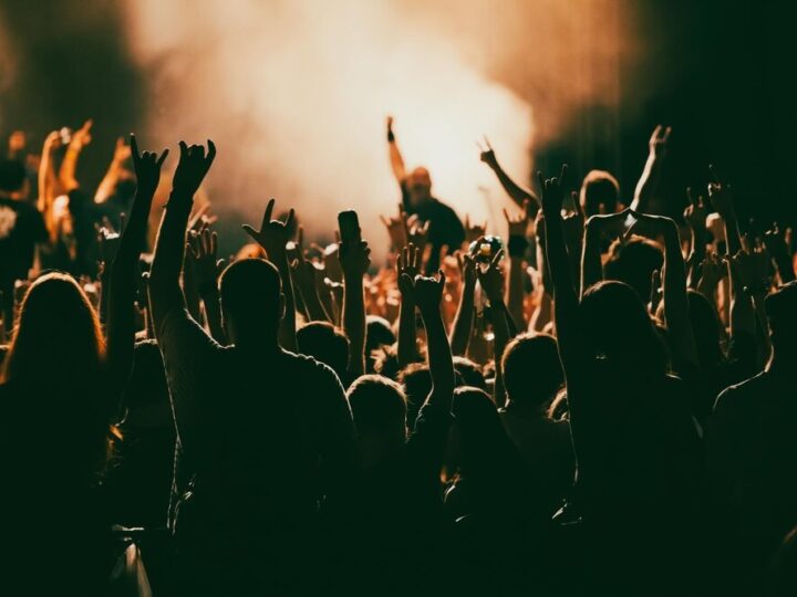 Dźwiękowe Pożegnanie Roku: Eksperymentalna Noc z XVI’AM