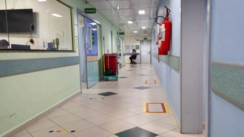 Bezpieczni w sieci: Edukacja seniorów w walce z oszustwami