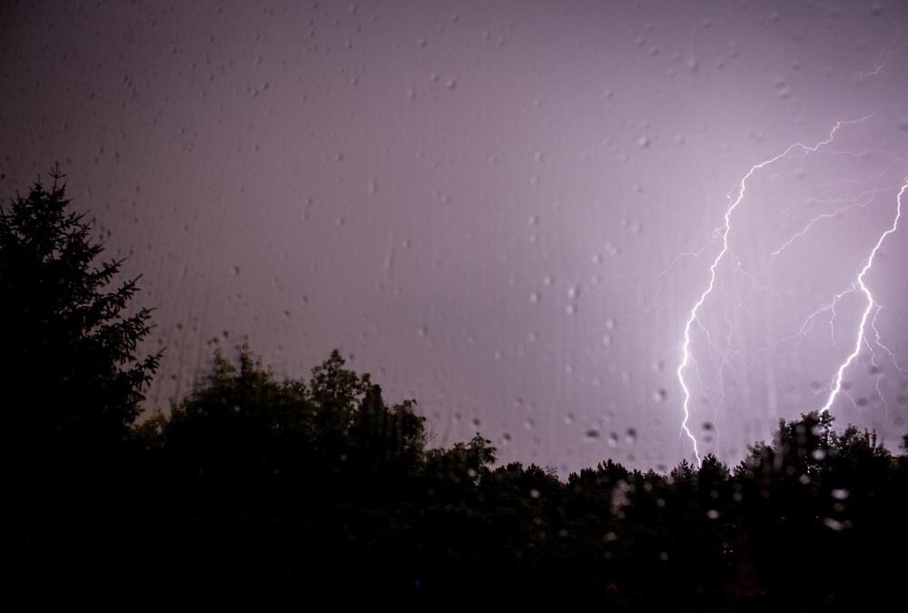 Mgła w Krakowie: Uważaj na niebezpieczne warunki!