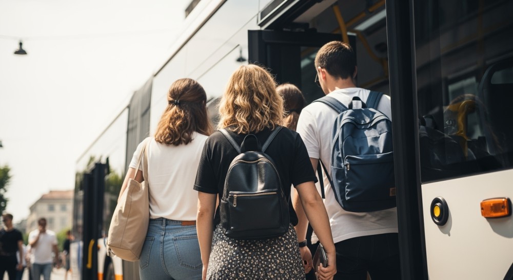 Więcej kursów tramwajów i autobusów w Krakowie na święta