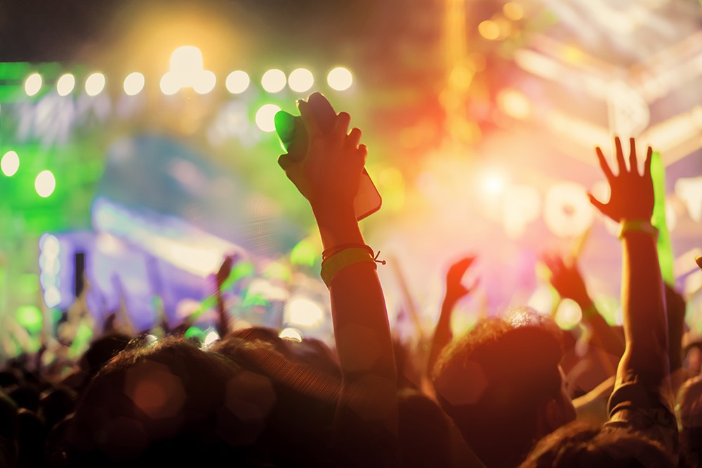 Świąteczna magia muzyki w Nowohuckim Centrum Kultury – koncerty, które zachwycają