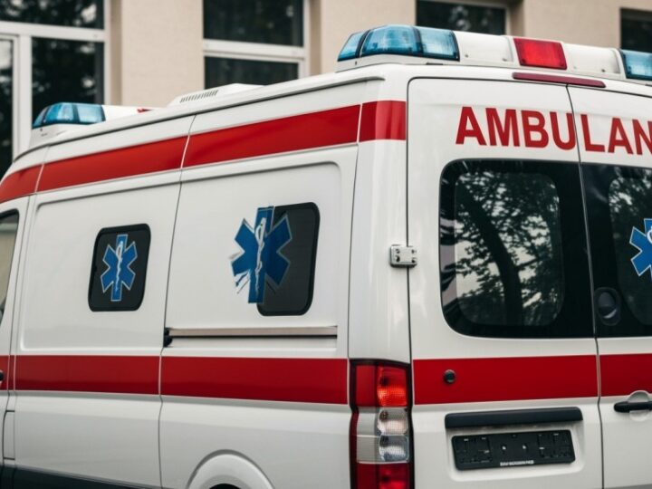 Granaty w sercu miasta: policyjna akcja w hali lodowej