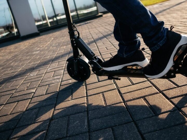 Tragiczny wypadek hulajnogi w Przeciszowie: 18-latek w ciężkim stanie