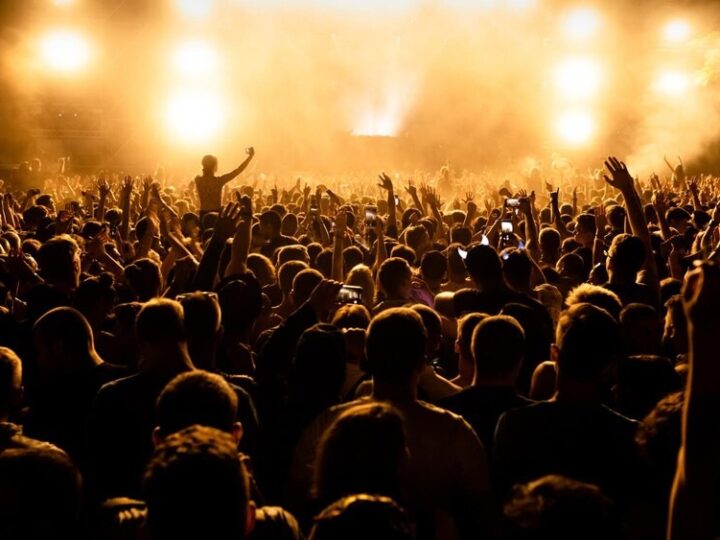 Karnawałowe Noce Wiedeńskie: Muzyczne Magia i Radość!