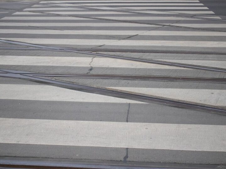 Nowe przejście dla pieszych na ulicy Kordiana – krok w stronę bezpieczeństwa mieszkańców