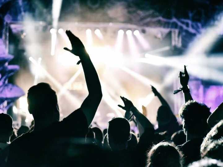 Wieczór poezji i muzyki w Strefie Sokolska: odkryj magię słów i dźwięków