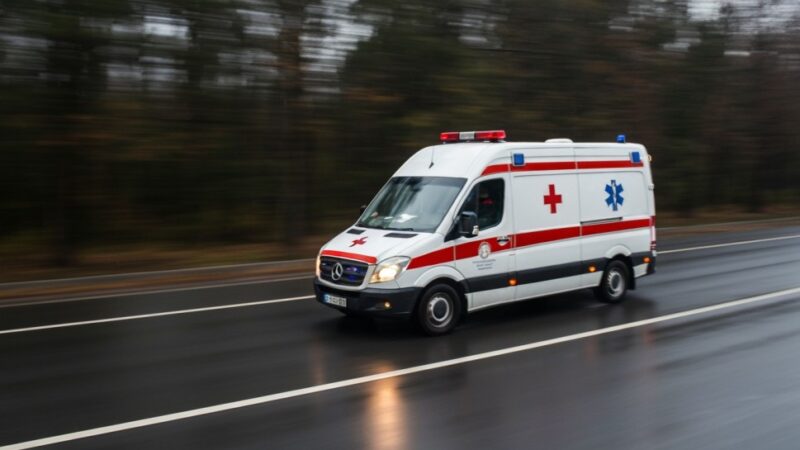 Wypadek na stoku w Krynicy-Zdroju: Narciarz w szpitalu po groźnym zjeździe