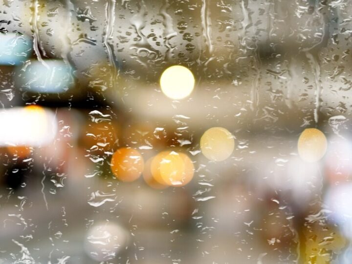 Zimowe wyzwania w Krakowie: Bezpieczeństwo na drogach i chodnikach!