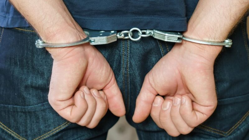 Wandalizm w Nowej Hucie: 37-latek zniszczył mienie sąsiadów