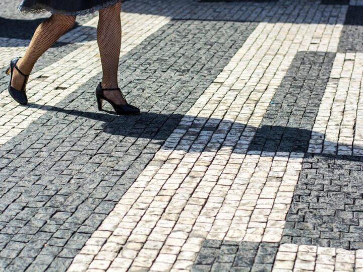 Bezpieczne maluchy: Policjanci uczą przedszkolaków zachowań na drodze