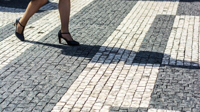 Bezpieczne maluchy: Policjanci uczą przedszkolaków zachowań na drodze