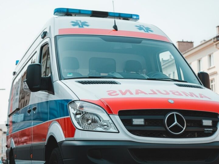 Senior w tarapatach uratowany przez czujnego przechodnia!