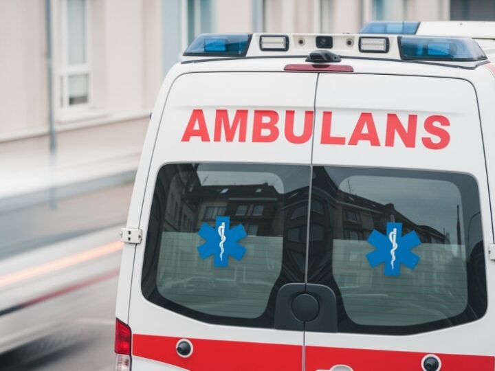 Nastolatkowie na lodzie: Jak cudowna interwencja uratowała życie w Oświęcimiu