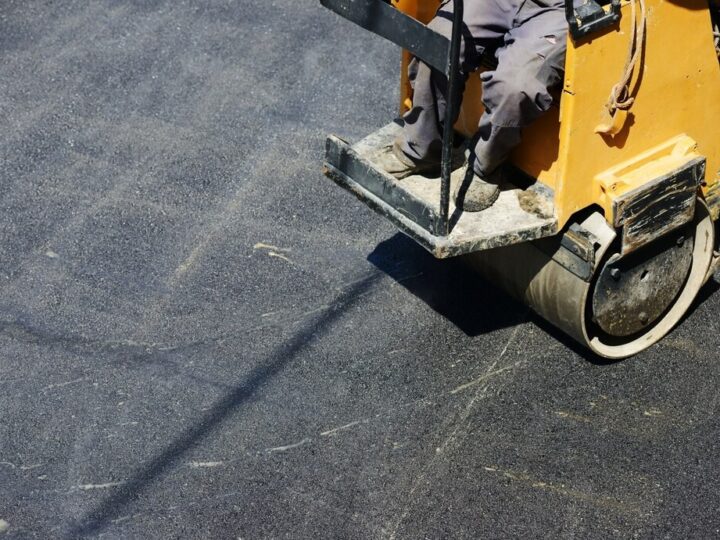 Nowa nawierzchnia na ul. Puszkarskiej w ramach Paktu dla krakowskich osiedli