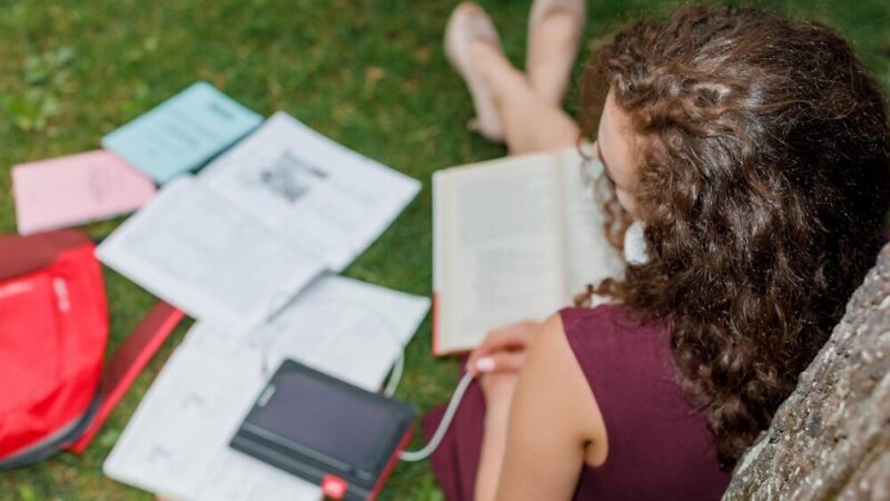 Pierwszaki z Skawiny rozpoczęły swoją edukacyjną przygodę w uroczystym stylu
