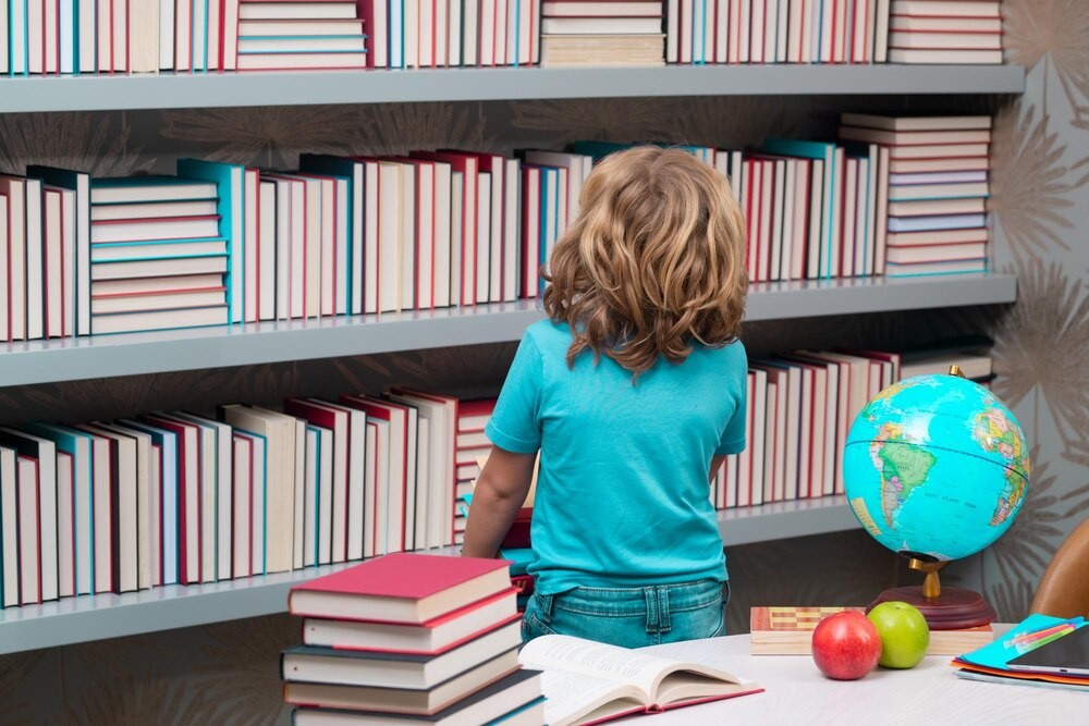 Kryminalistyka na żywo: Uczniowie poznają tajniki pracy technika w Tymbarku