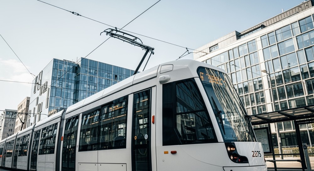 Zimowy strażnik krakowskich torów: tramwaj, który walczy z lodem