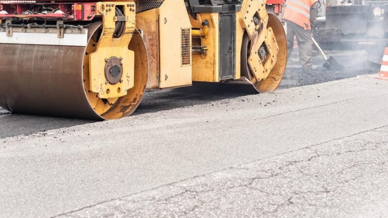 Wiosenne remonty dróg w Krakowie: Kierowcy, bądźcie czujni!