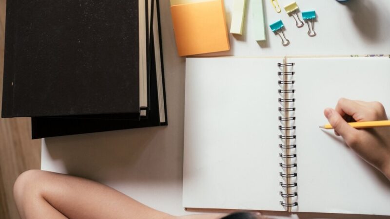 Bezpieczne dzieci na drodze – policjanci uczą przedszkolaków zasad bezpieczeństwa