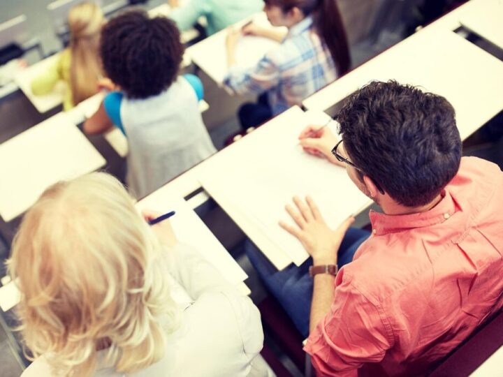 Gdów tętni literackim życiem: młodzi recytatorzy w akcji!