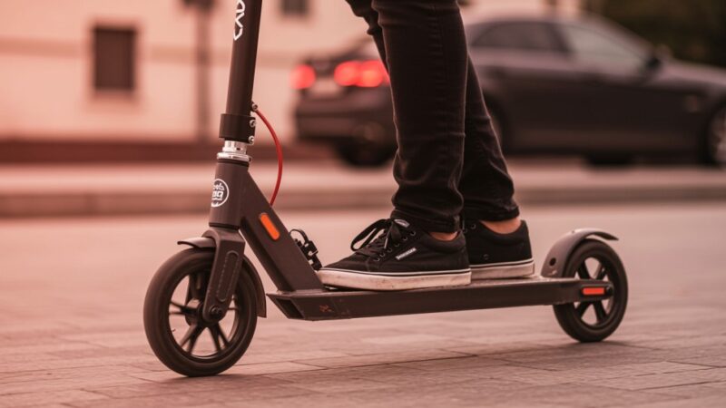 Hulajnogi elektryczne a alkohol: groźny wypadek w Smykowie