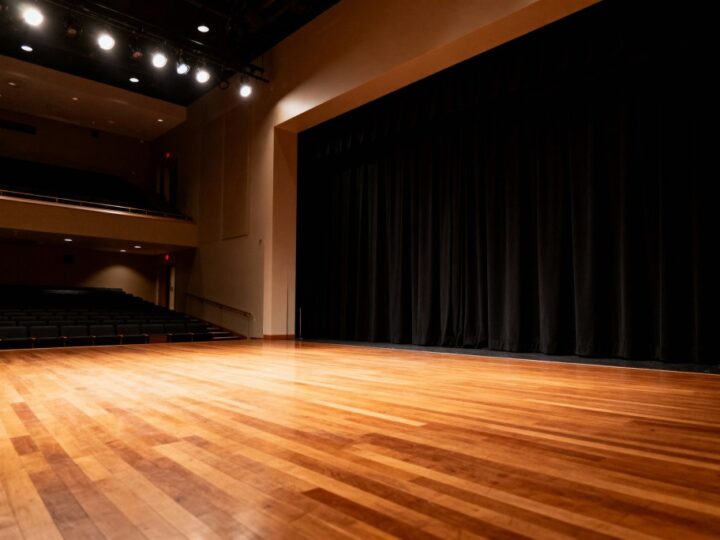 Zakończenie Dni Komedii dell’arte: Ostatnie Spektakle w Teatrze Praska 52